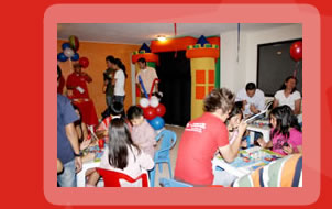 Gimnasio infantil, payasos, mimos y talleres recreativos.